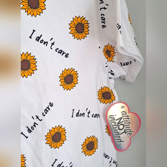 I DONT CARE GRAPHIC SUNFLOWER TEE Sz Meduim #New - Picture 2 of 8